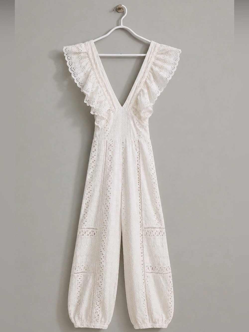 FREE PEOPLE Mikayla White Eyelet Crochet Open Back Jumpsuit XS - Picture 4 of 15